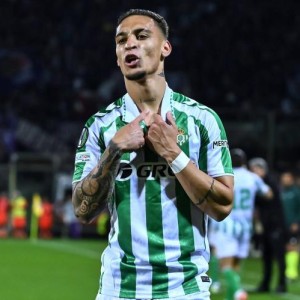 西媒：贝蒂斯提交对安东尼1年租借的最终报价，曼联必须今天答复