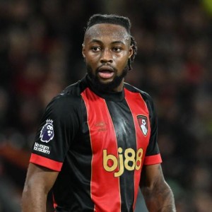 塞梅尼奥：波罗是顶级右后卫，在英超面对边后卫我总想证明自己